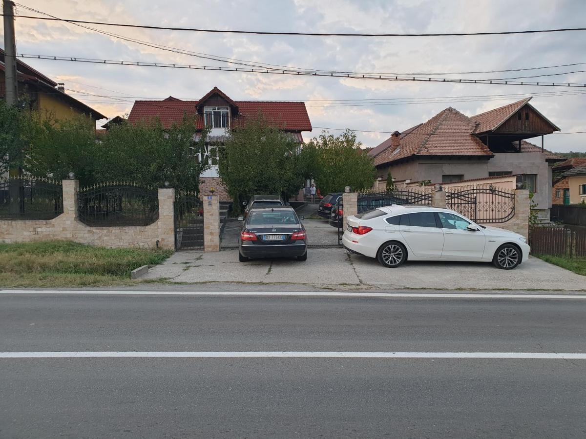 Casele Lena Acomodação com café da manhã Aldesti  Exterior foto