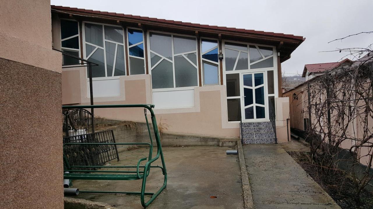 Casele Lena Acomodação com café da manhã Aldesti  Exterior foto