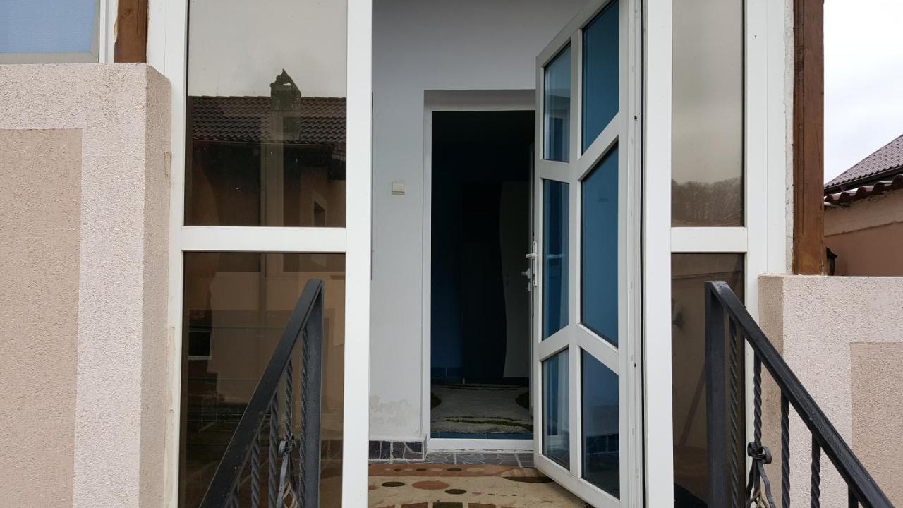 Casele Lena Acomodação com café da manhã Aldesti  Exterior foto